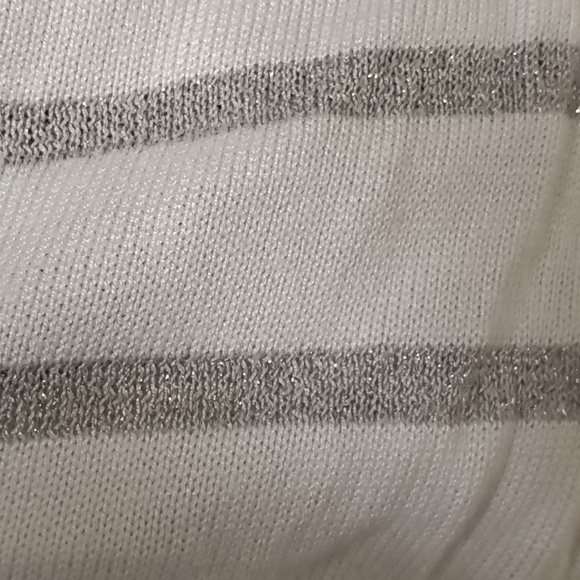 🆕WHBM | Striped Silver & White Key Hole Sweater Blouse Size Small - Picture 11 of 11